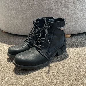 Women’s White Mountain Boots